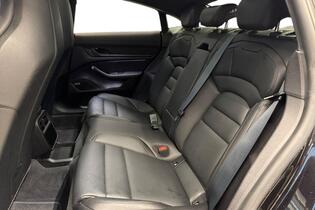 Porsche Taycan vaihtoauto