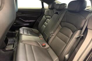 Porsche Taycan vaihtoauto