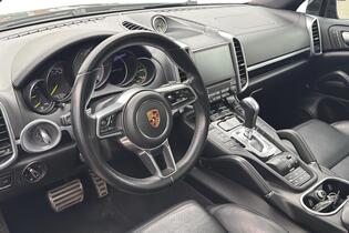 Porsche Cayenne vaihtoauto