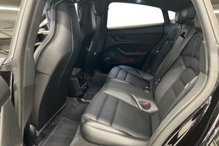 Porsche Taycan vaihtoauto