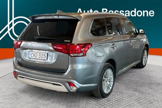 Mitsubishi Outlander PHEV vaihtoauto