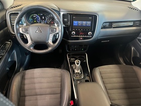 Mitsubishi Outlander PHEV vaihtoauto