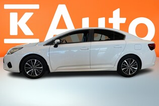 Toyota Avensis vaihtoauto