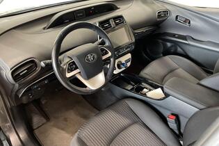 Toyota Prius Plug-in vaihtoauto