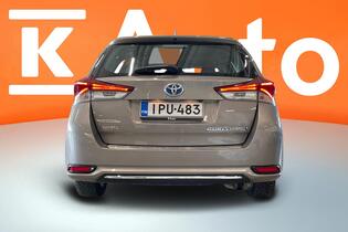 Toyota Auris vaihtoauto