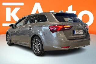 Toyota Avensis vaihtoauto