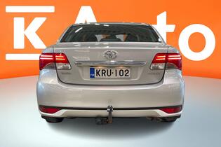 Toyota Avensis vaihtoauto