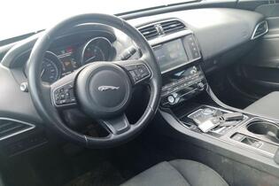 Jaguar XE vaihtoauto