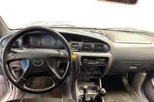 Mazda B2500 vaihtoauto