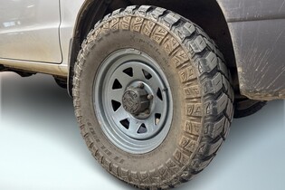 Mazda B2500 vaihtoauto