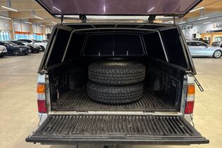 Mazda B2500 vaihtoauto