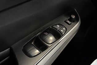 Nissan Navara vaihtoauto