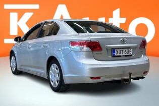 Toyota Avensis vaihtoauto
