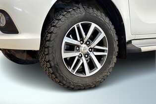 Toyota Hilux vaihtoauto