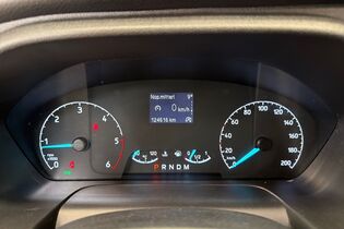 Ford Tourneo Custom vaihtoauto