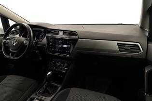 Volkswagen Touran vaihtoauto