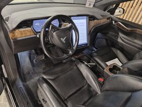 Tesla Model X vaihtoauto