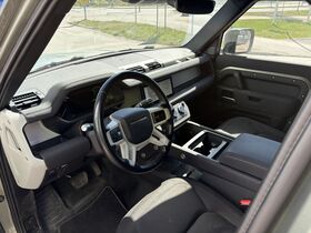 Land Rover Defender vaihtoauto