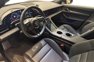 Porsche Taycan vaihtoauto