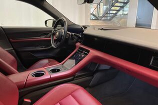 Porsche Taycan vaihtoauto