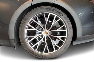 Porsche Taycan vaihtoauto