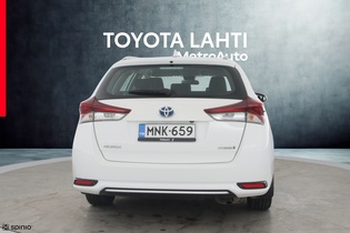 Toyota Auris vaihtoauto