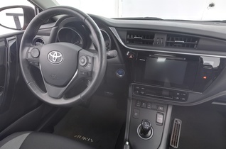 Toyota Auris vaihtoauto