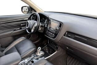 Mitsubishi Outlander PHEV vaihtoauto
