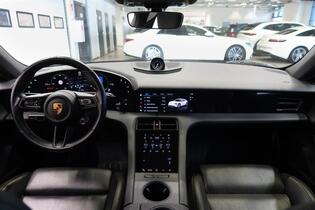 Porsche Taycan vaihtoauto