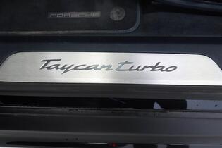 Porsche Taycan vaihtoauto