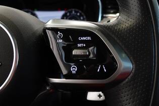 Jaguar F-PACE vaihtoauto