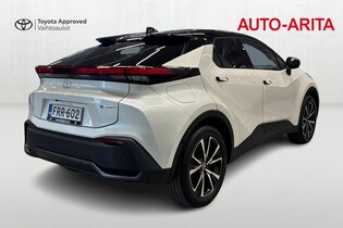 Toyota C-HR vaihtoauto
