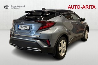 Toyota C-HR vaihtoauto