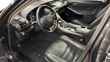 Lexus IS vaihtoauto