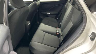 Lexus LBX vaihtoauto