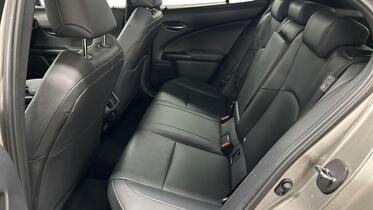 Lexus UX vaihtoauto