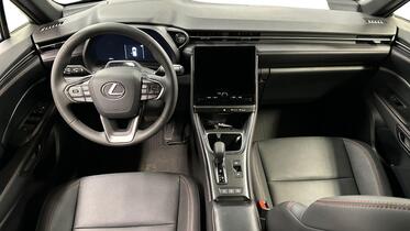 Lexus LBX vaihtoauto