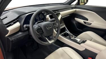 Lexus LBX vaihtoauto