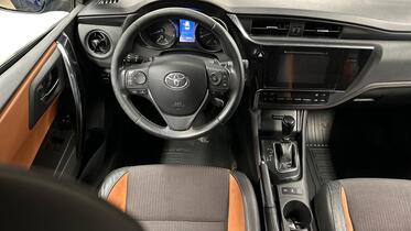 Toyota Auris vaihtoauto