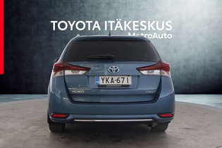 Toyota Auris vaihtoauto