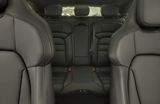 Porsche Taycan vaihtoauto