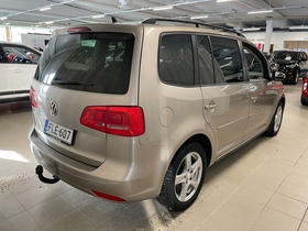 Volkswagen Touran vaihtoauto