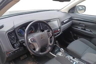 Mitsubishi Outlander PHEV vaihtoauto