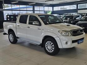 Toyota Hilux vaihtoauto