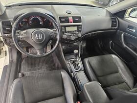 Honda Accord vaihtoauto