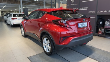 Toyota C-HR vaihtoauto