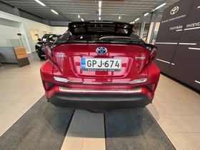 Toyota C-HR vaihtoauto