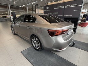 Toyota Avensis vaihtoauto
