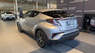 Toyota C-HR vaihtoauto