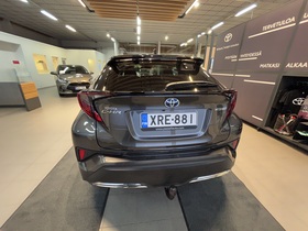 Toyota C-HR vaihtoauto